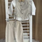 Βαπτιστικό κοστούμι: Ρουστίκ γοητεία σε μπεζ